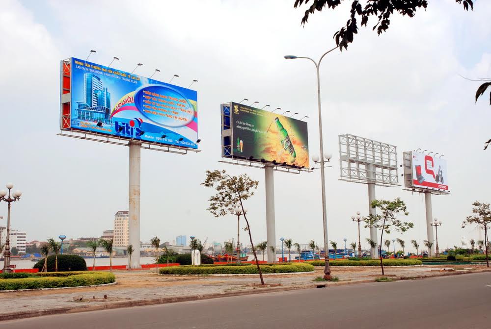 Pano quảng cáo ngoài trời